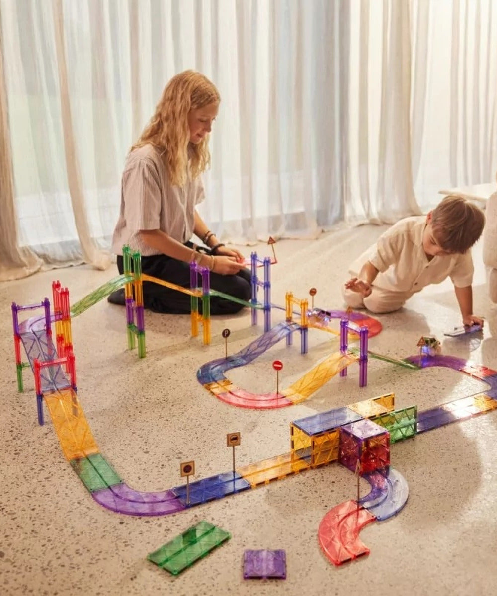 Circuit de course magnétique Race Track Pastel 80 pièces en situation, vue 2