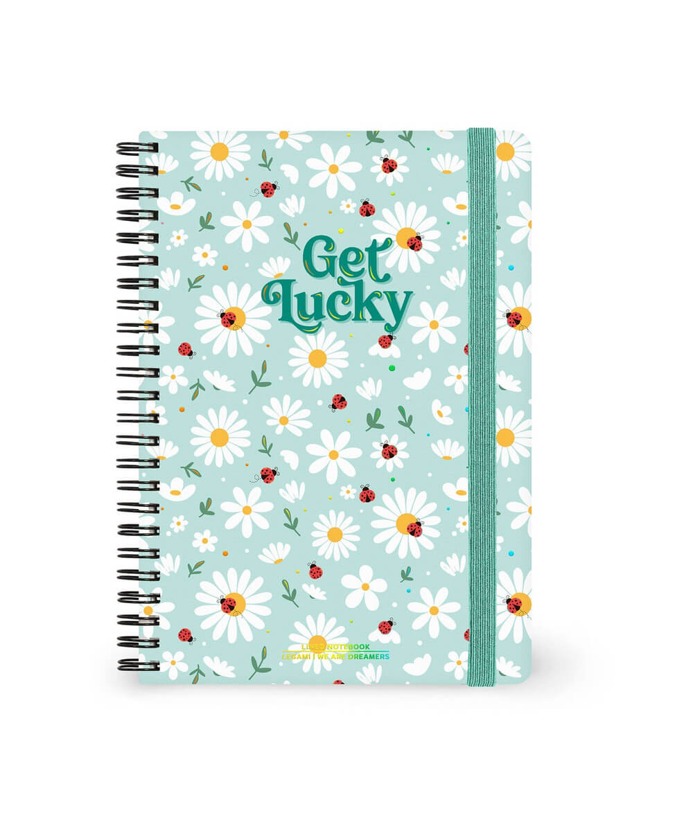 Cahier A5 à spirale Coccinelle de Legami, couverture et fermeture élastique sur fond blanc