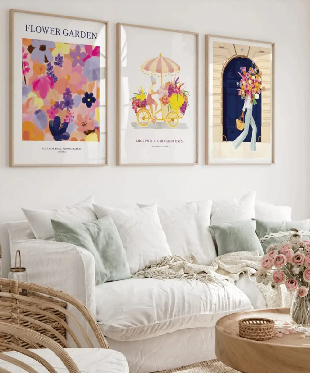 Affiche Flower Garden 50 x 70 cm d'All The Ways To Say encadrée et exposée dans un salon