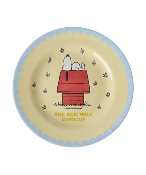 Assiette creuse en mélamine de la collaboration Snoopy écru de la marque Rice, sur fond blanc