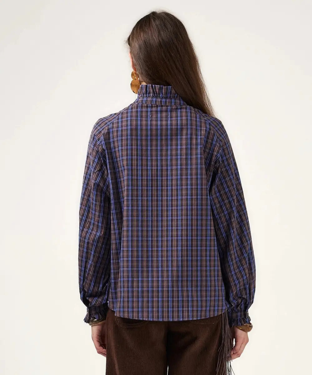 Blouse a carreaux Hervé avec col montant a volants et poignets fronces volantés.