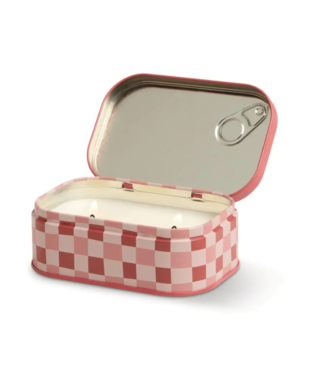 Bougie conserve Smoked Cherry Bistro de Paddywax ouverte et sur fond blanc