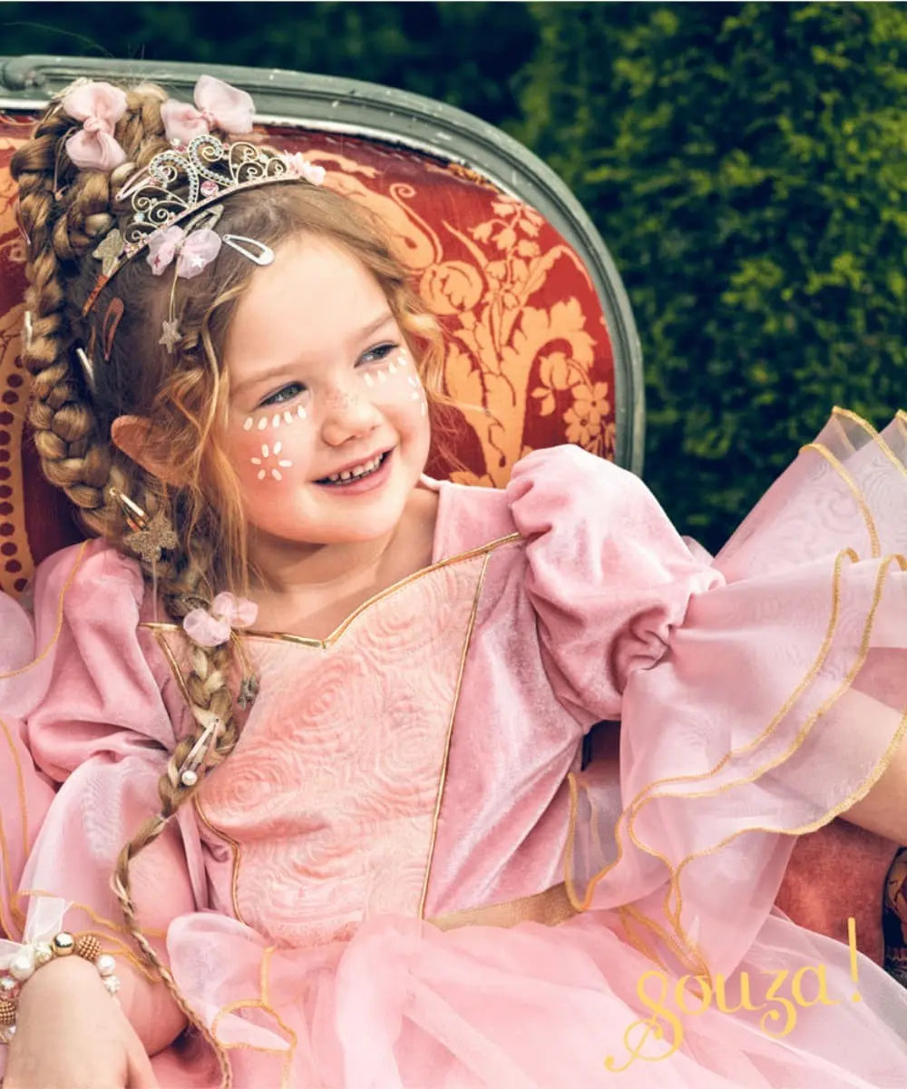 Photo d'une enfant de 4 ans portant le déguisement Princesse Marie-Laure de Souza