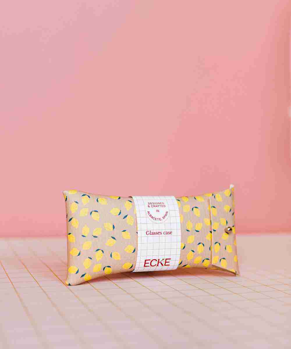 Étui à lunettes Citrons - Nude, vue en situation