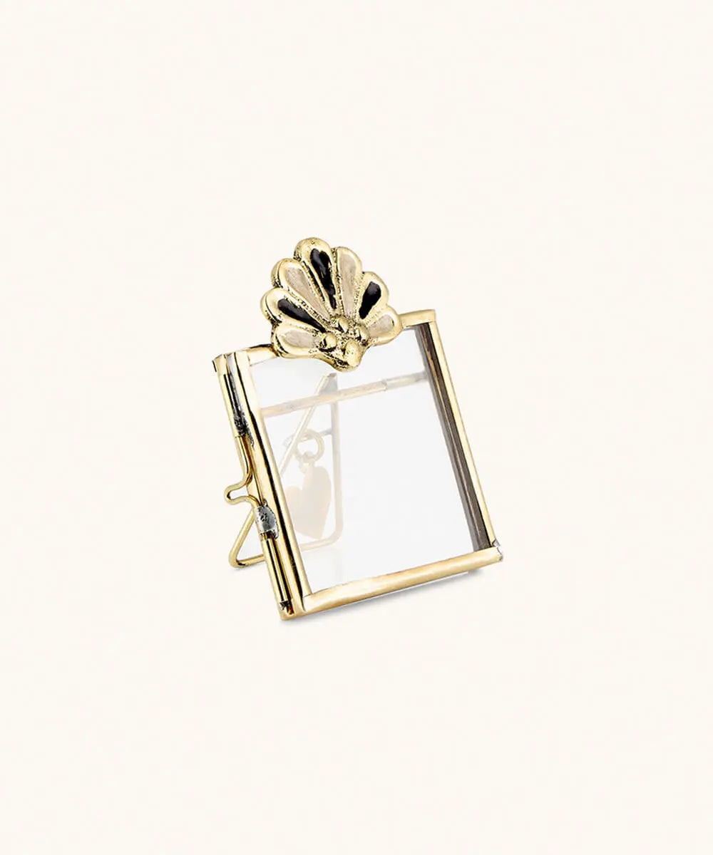 Photo sur fond blanc du cadre rosie roset mini de Doing Goods