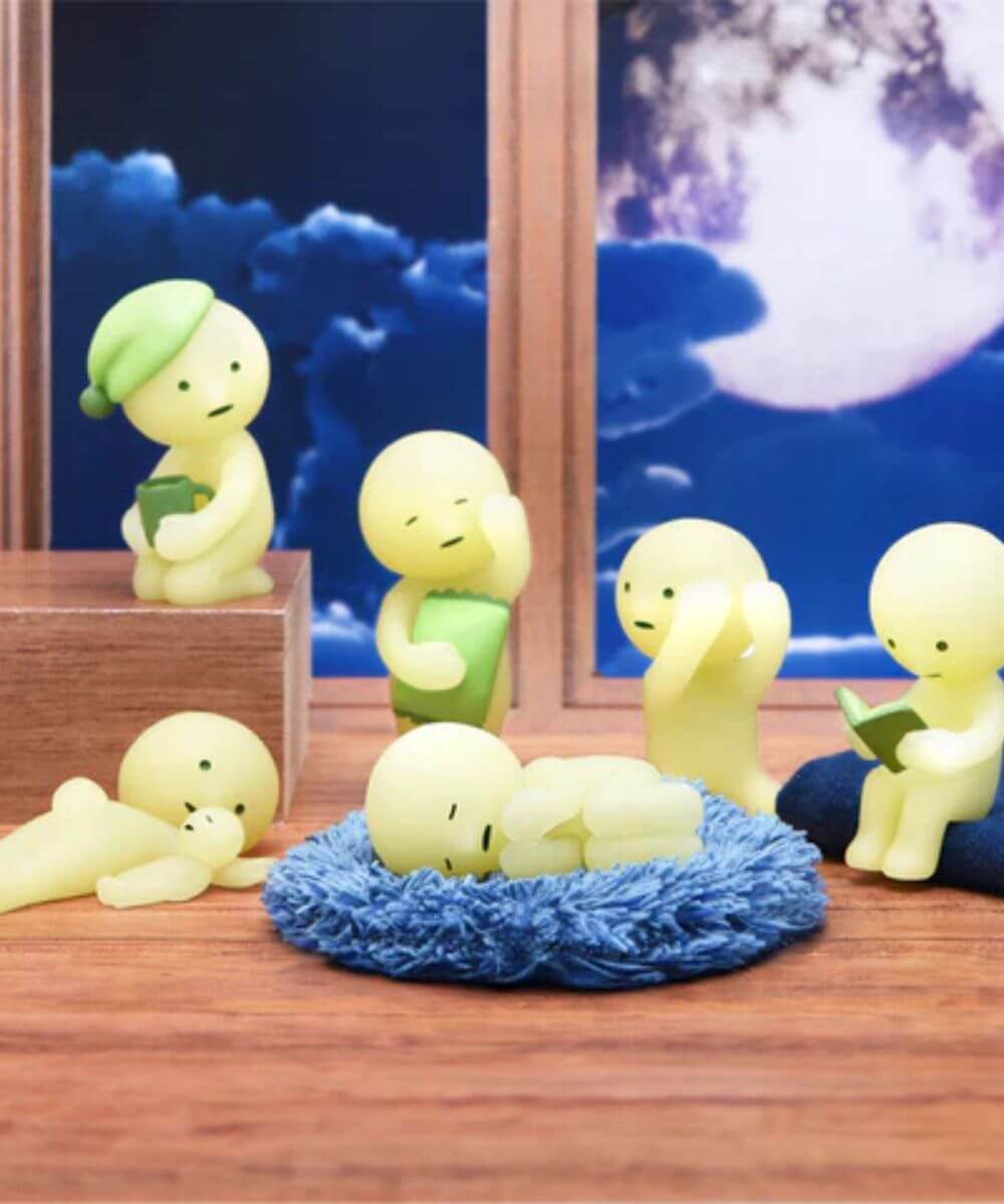 Vue des 6 figurines SMISKI Bed