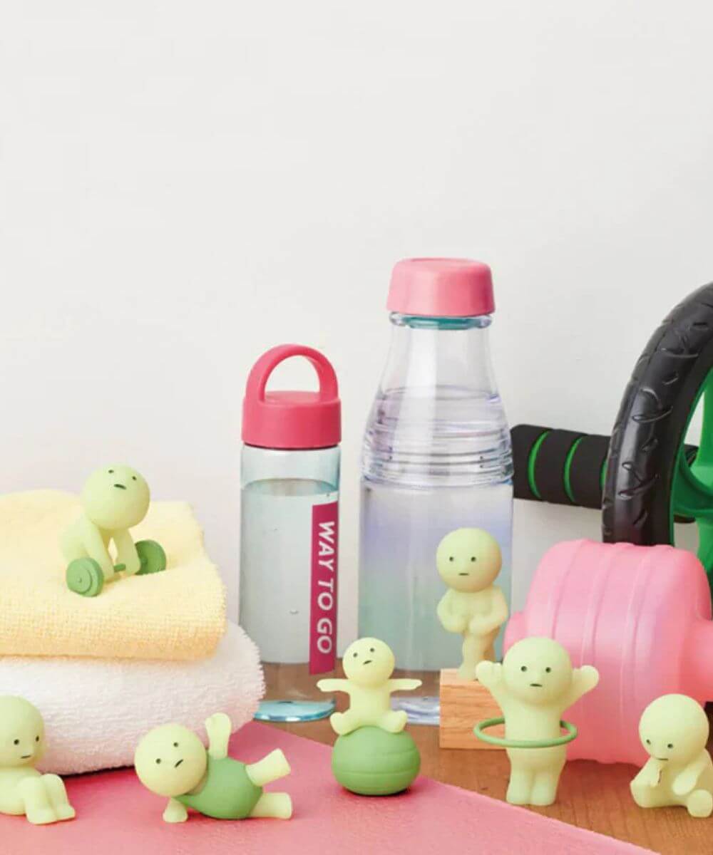 Vue des 6 figurines SMISKI Exercising