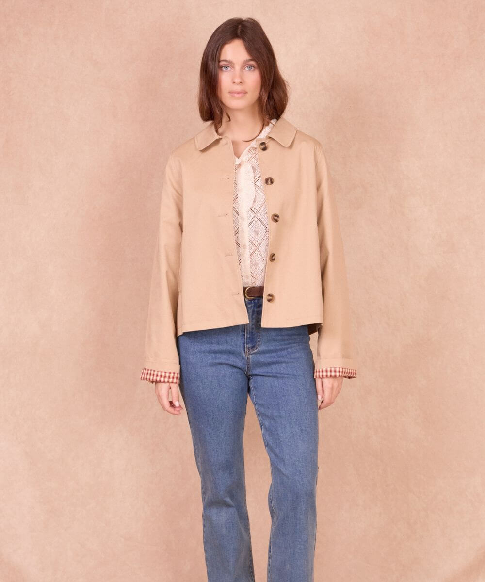 Trench Géraldina porté par un mannequin