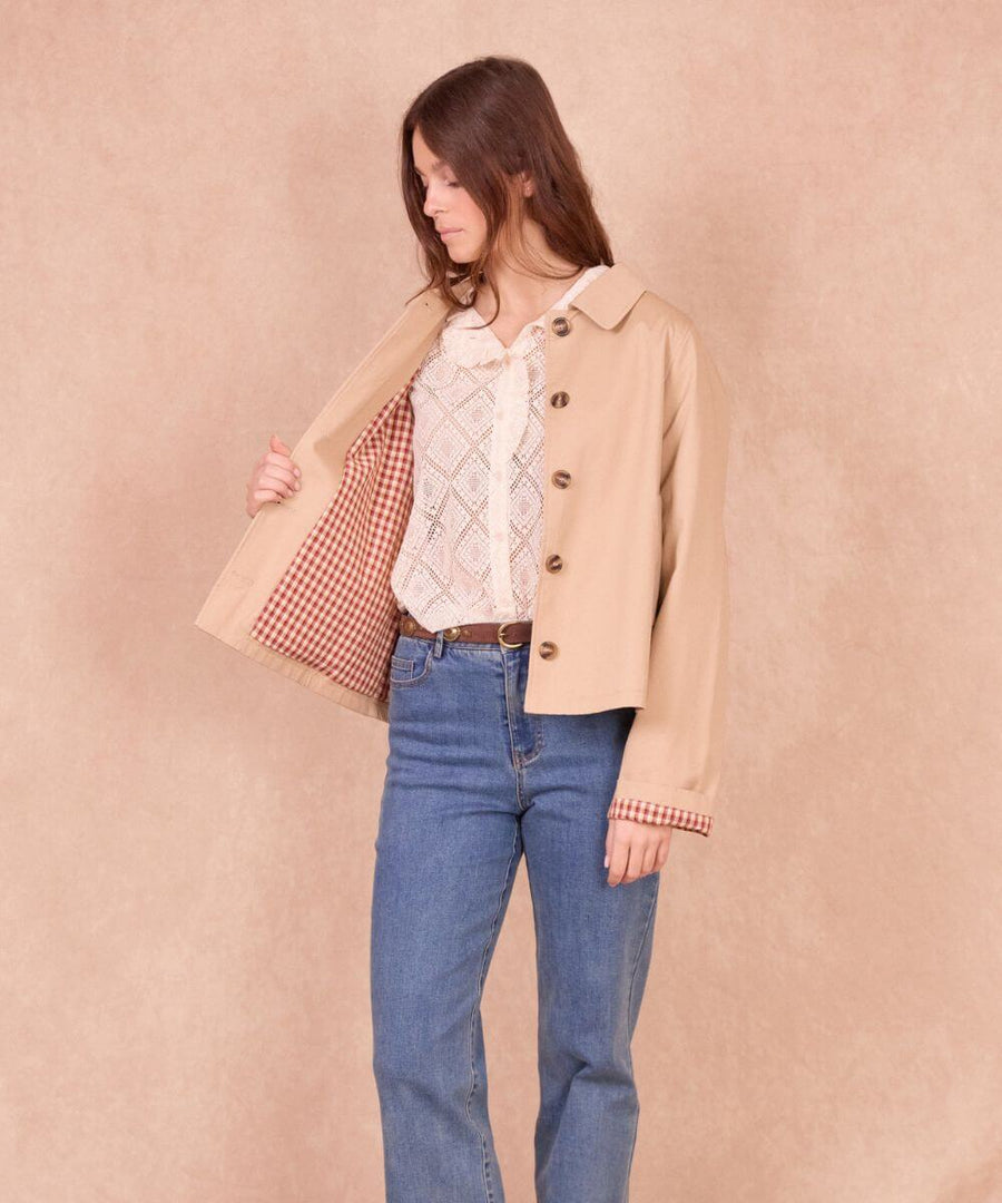 Trench Géraldina porté par un mannequin