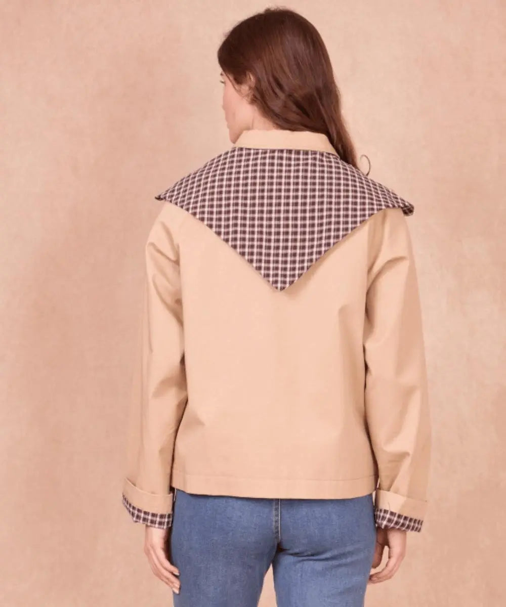 Photo du dos de la Veste courte Gaiana Beige