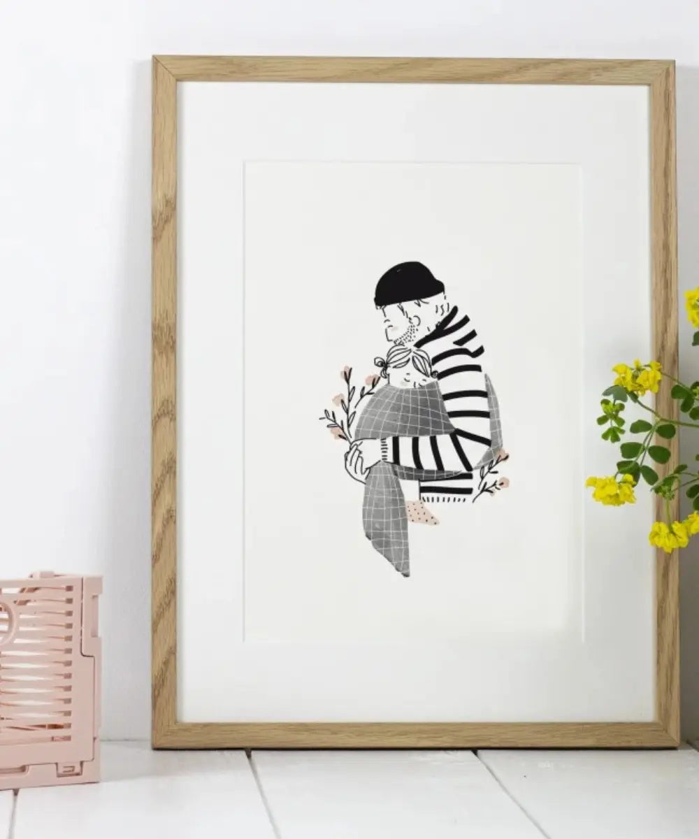 Illustration murale épurée au format A5 montrant une petite fille endormie sur son papa de la marque My Lovely Thing.