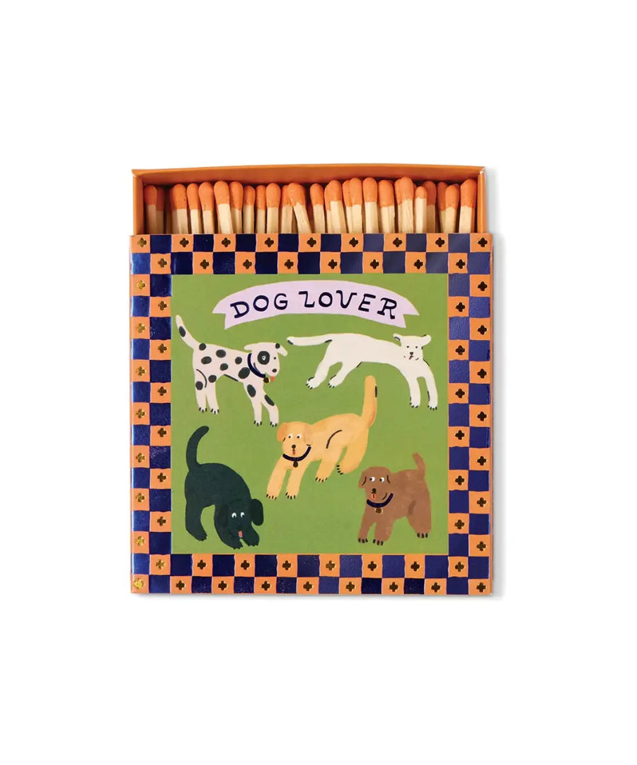 Boite de grandes allumettes deco dog lover paddywax avec illustrations de chiens retro.