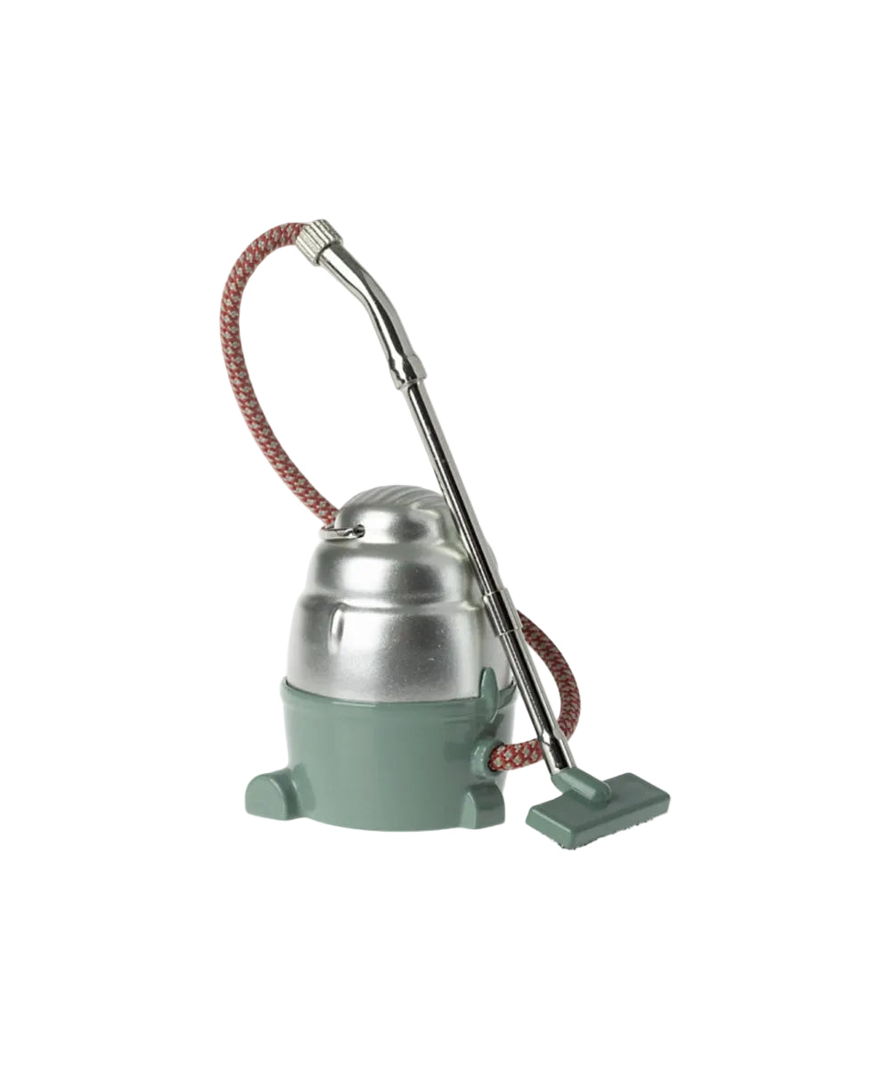 Aspirateur miniature vintage en metal pour souris maileg.