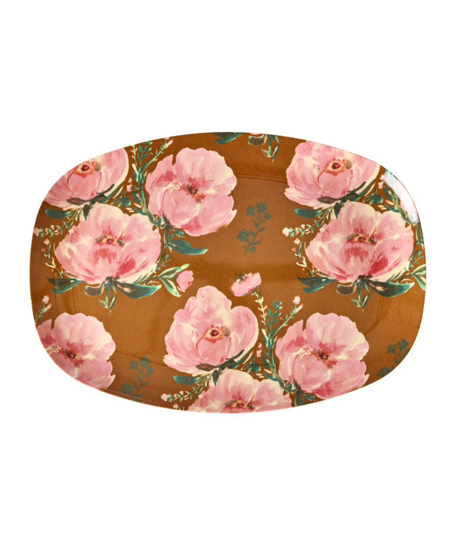 Assiette rectangulaire en mélamine Floral Fiesta rose de Rice sur fond blanc