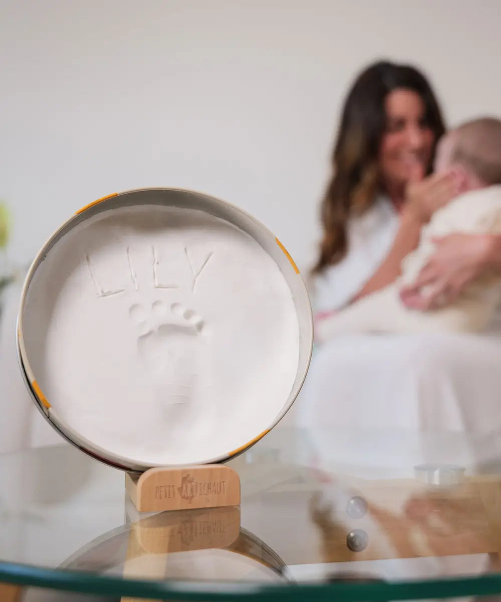 Cadre pour empreinte de bébé de la marque Petit Artichaut