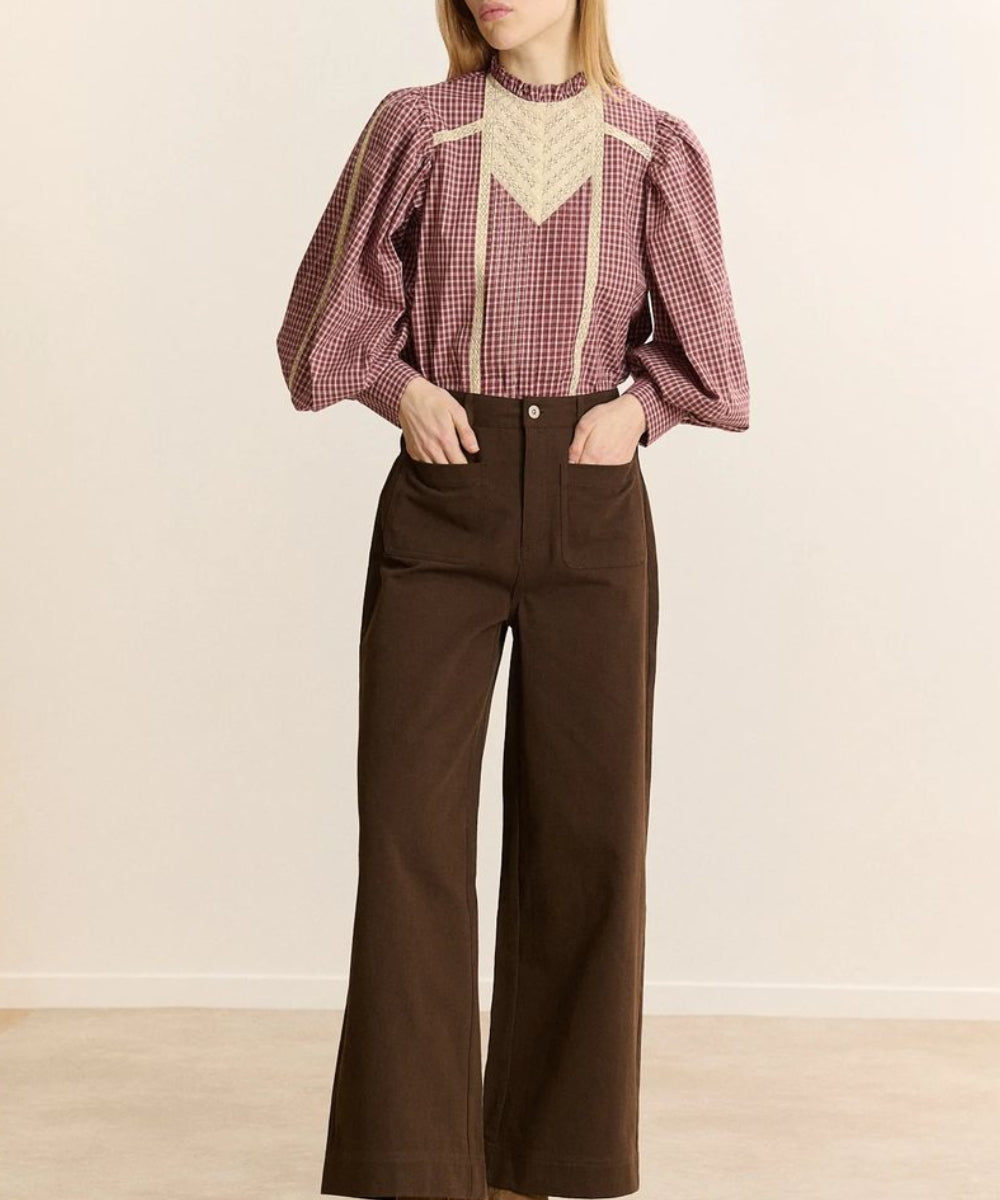 Blouse à carreaux Bella Grenat Garance Paris portée en pied