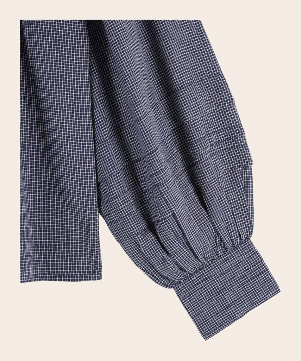 Détails de la Blouse Carreaux Khadi Marine sur fond blanc de la marque Émile et Ida