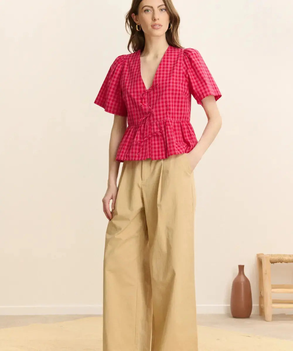 Blouse Vichy Cécilia de Garance Paris portée par une femme
