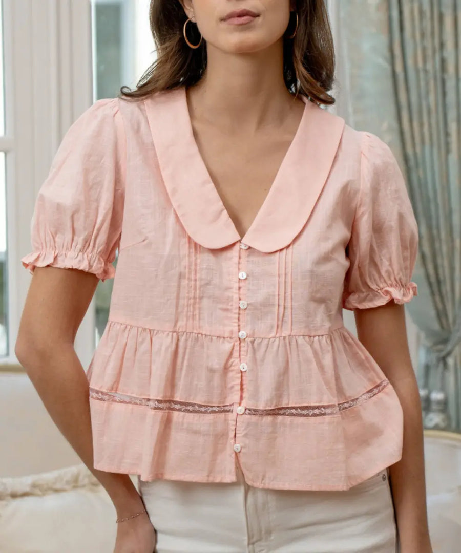 Blouse Eulalie Rose portée par une femme
