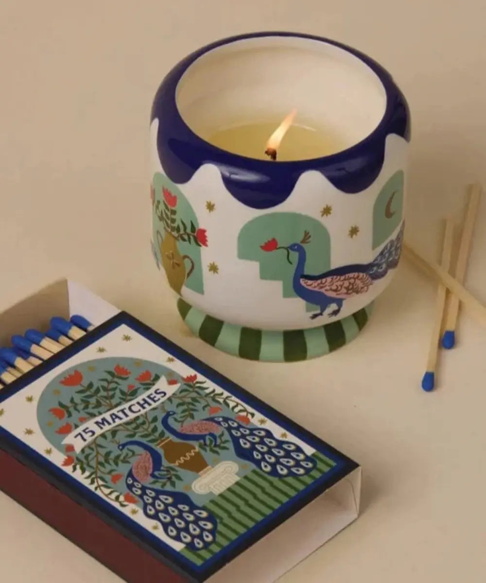 Boite de 75 grandes allumettes a dopo paon paddywax avec embouts bleus et grattoir.
