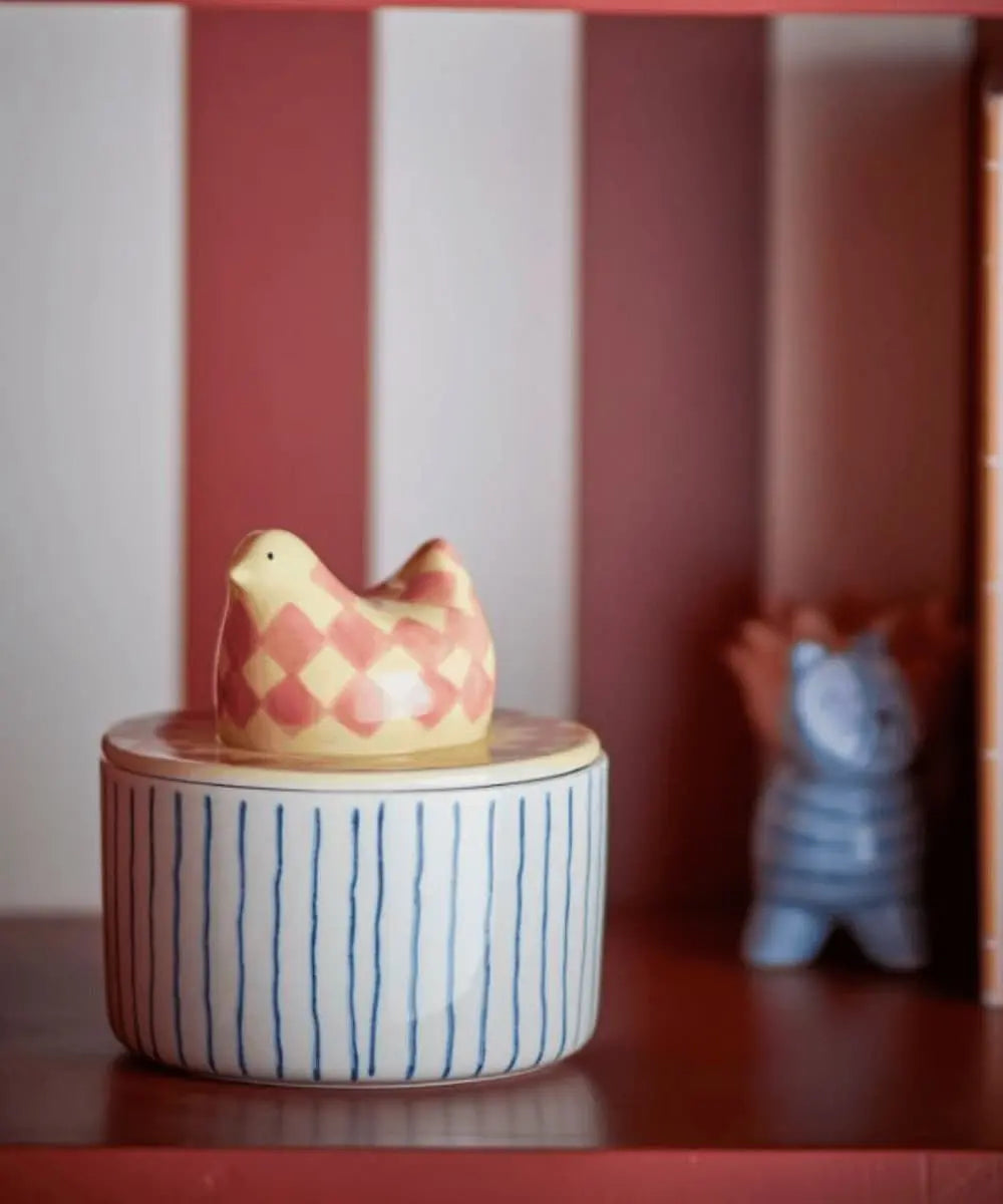 La boîte Biona posée sur une étagère.