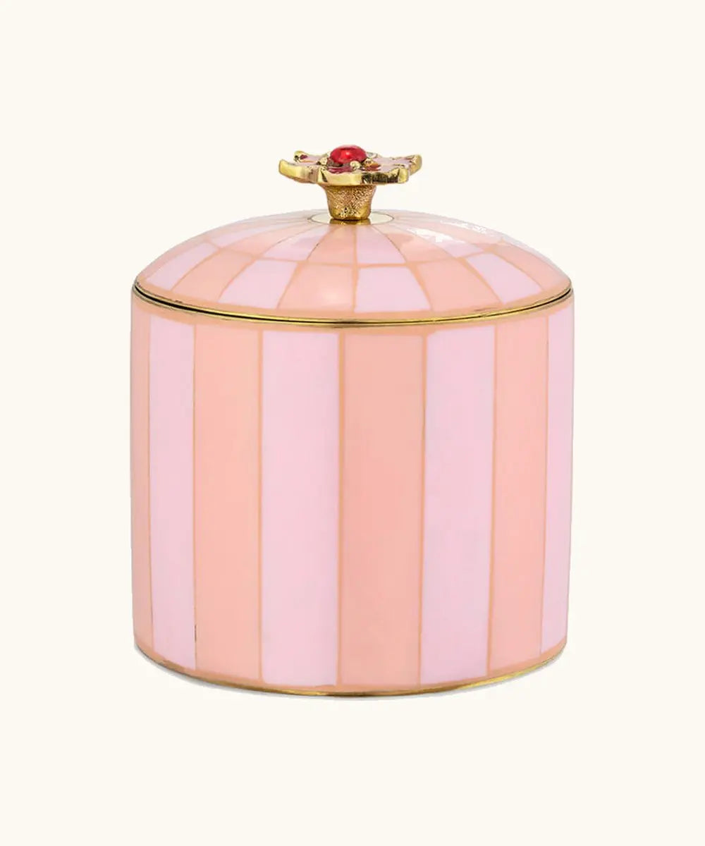 Grande boîte Cameron Cirque Rose de Doing Goods vu de face sur fond clair