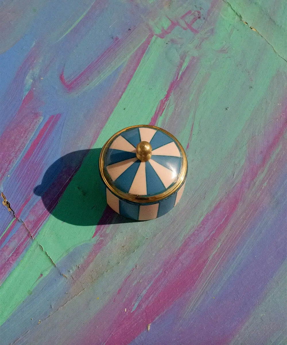 Boîte de Cirque Bailey Petite Bleue Doing Goods en situation