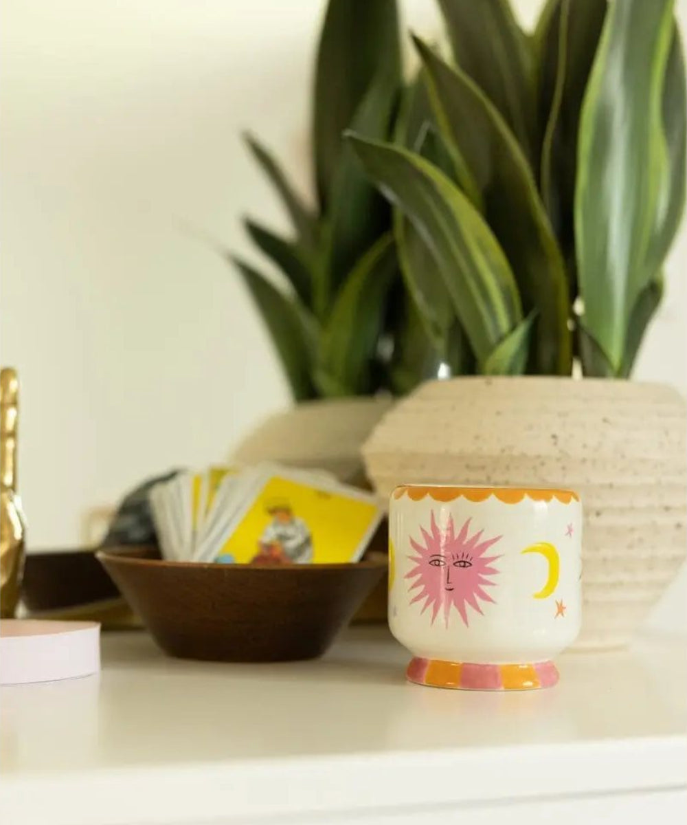 Vue en situation de Bougie Adopo Soleil Orange Blossom de la marque Paddywax