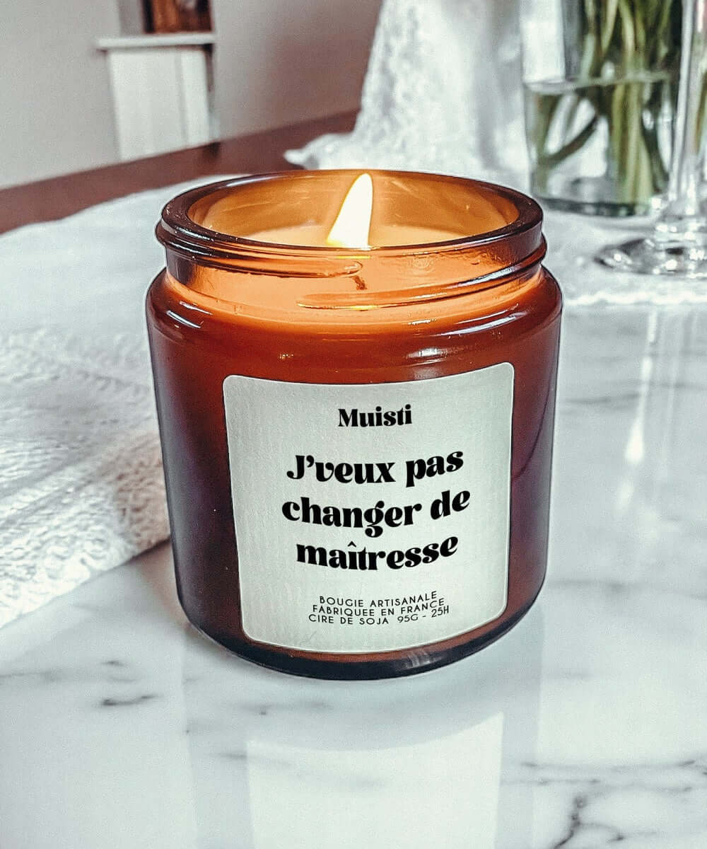 Bougie J'veux pas changer de maîtresse Muisti en situation