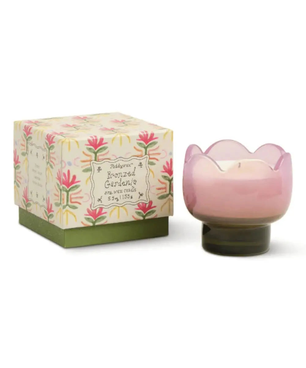 Bougie parfumée en verre forme tulipe Bronzed Gardenia de la marque Paddywax disponible chez Merci Léonie.