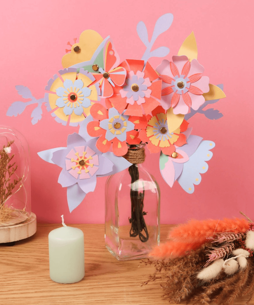 Mise en situation du bouquet de fleurs de Ma pochette d'artiste - Bouquet de fleurs de Auzou 