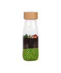 Bouteille sensorielle Learn Légumes avec potager miniature de Petit Boum