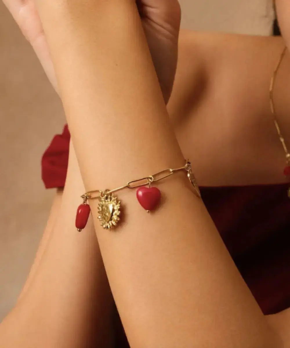 Photo portée du bracelet Oréa Coeurs rouges de Bohm Paris