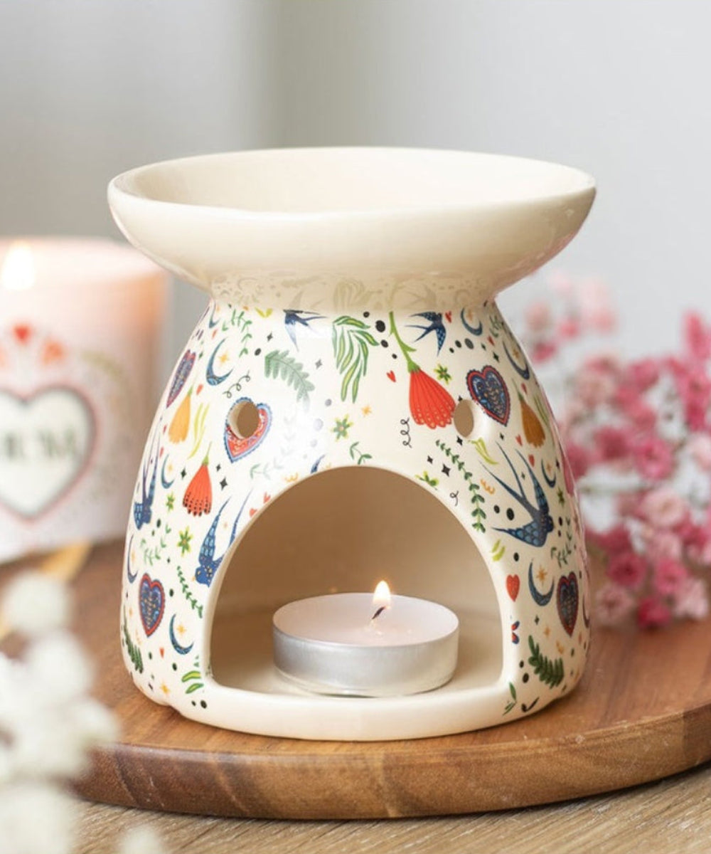 Brûle-parfum floral Midnight Bloom crème de la sélection Merci Léonie en détail ou en situation