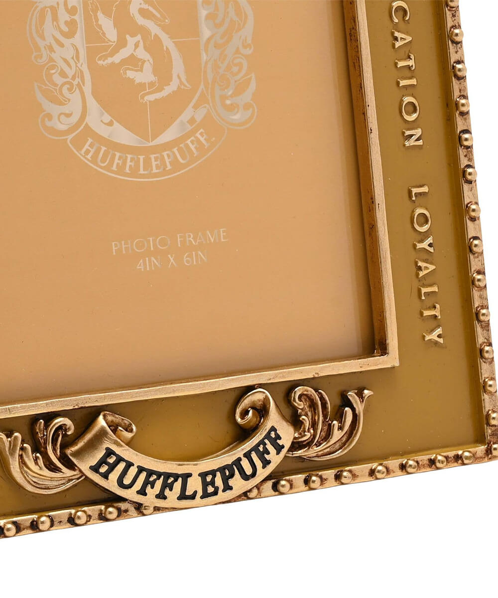 Cadre photo Poufsouffle Harry Potter, sélection Merci Léonie, détail du décor