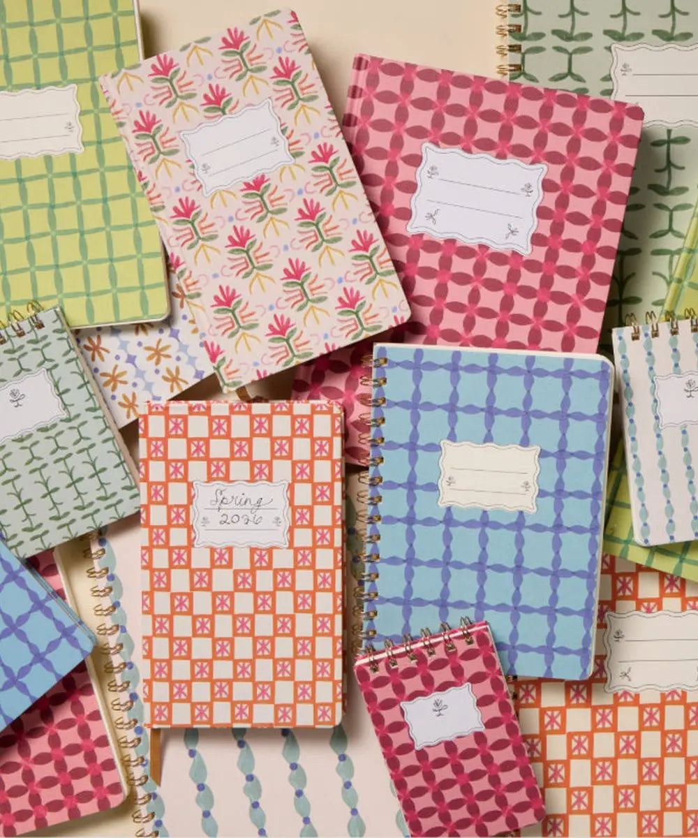 Carnet Tulip - Carreaux Orange Designworks en situation