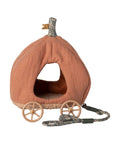 Carrosse Citrouille pour Souris de la marque Maileg, sur fond blanc