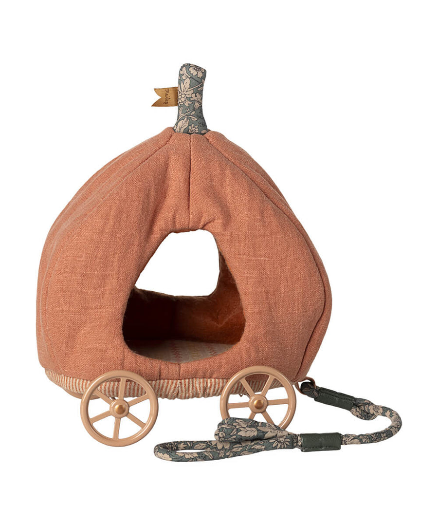 Carrosse Citrouille pour Souris de la marque Maileg, sur fond blanc
