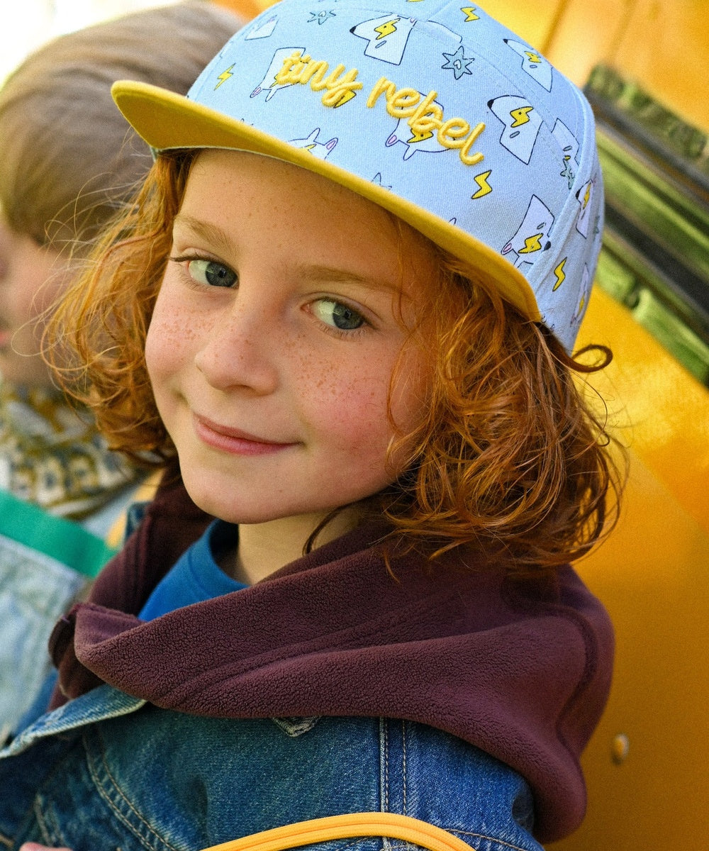 Casquette enfant Chiens Funky Dogs The Cotton Cloud portée par un enfant