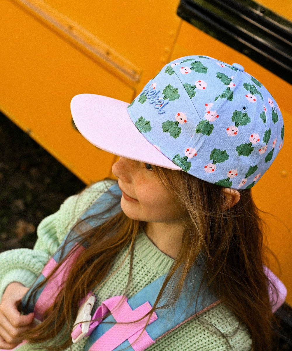 Casquette enfant Veggie Pals The Cotton Cloud portée par un enfant