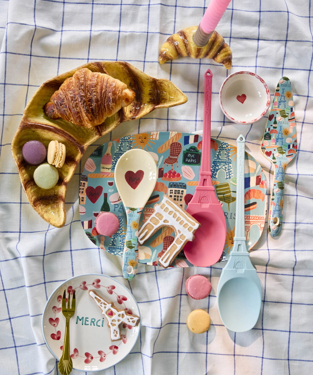 Ceramic Croissant candle holder de la marque Rice, en situation