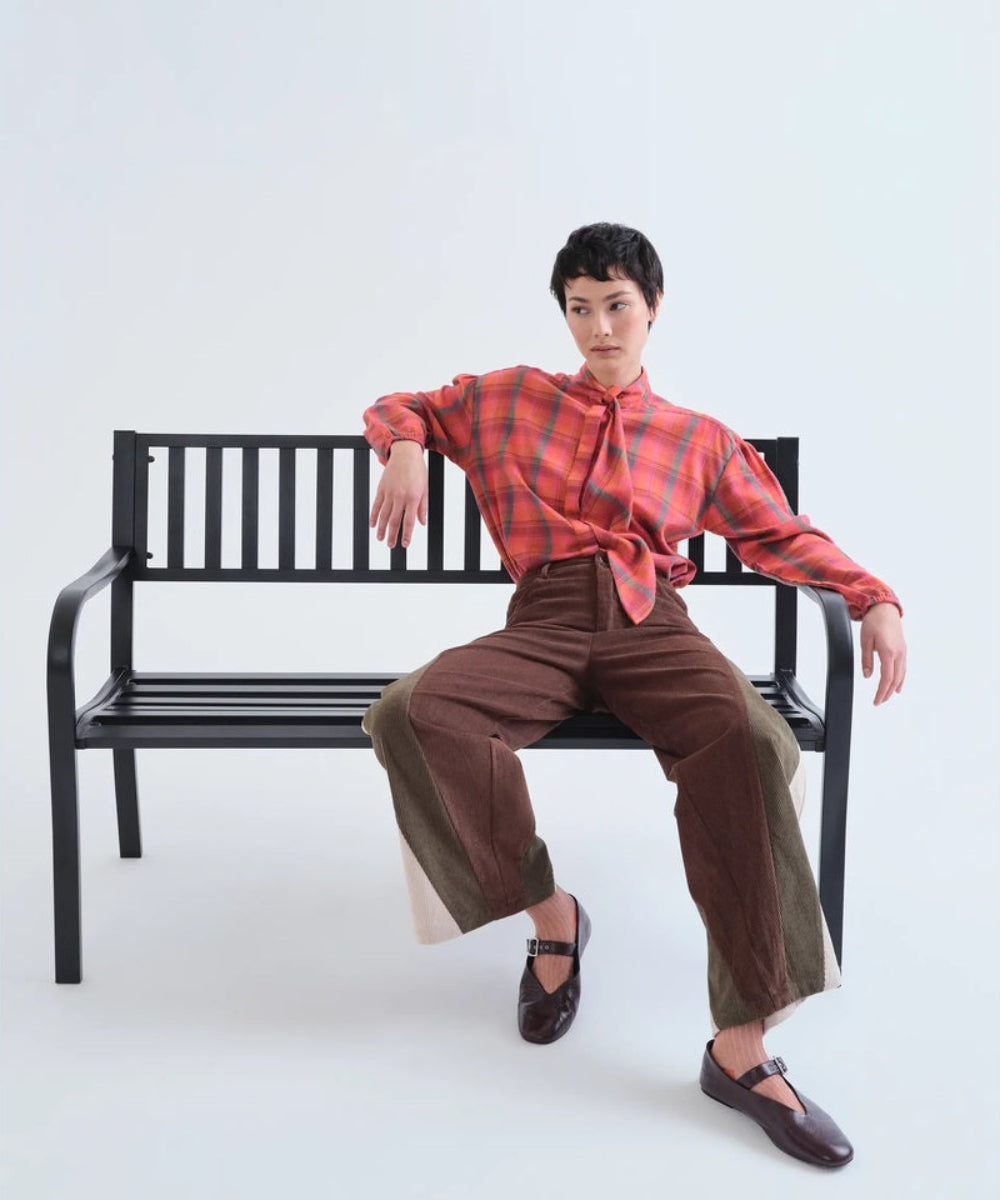 Chemise à carreaux rouges avec lavallière de Compañía Fantástica