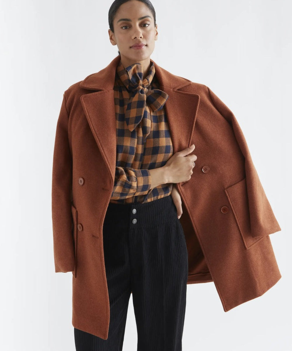 Chemise à lavallière carreaux marron et bleu de Compañía Fantástica