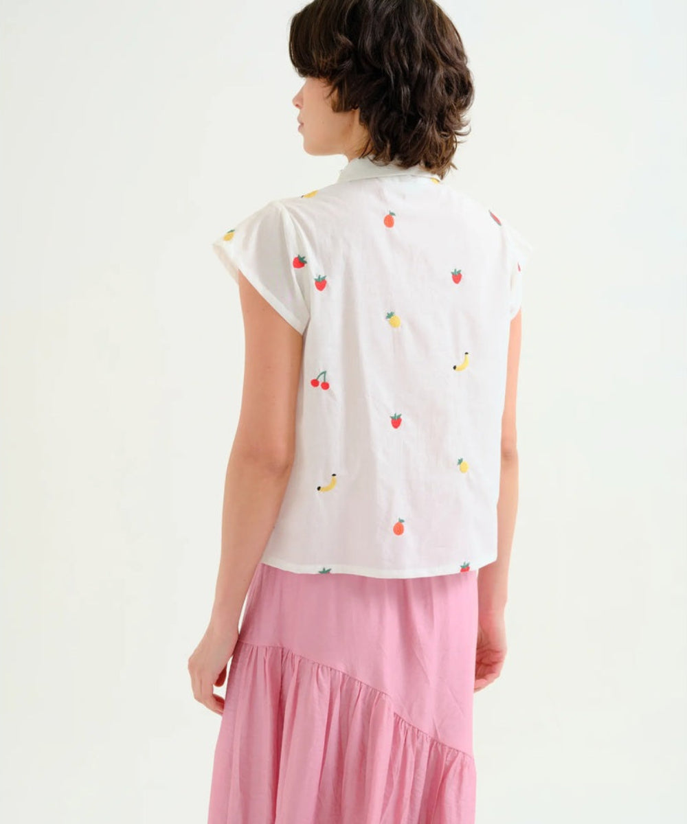 Chemise blanche broderie salade de fruits de Compañía Fantástica
