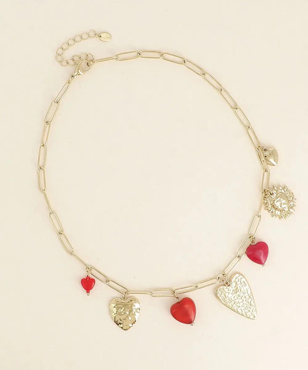 Photo sur fond blanc du Collier Oréa Coeurs rouges en acier inoxydable de Bohm Paris