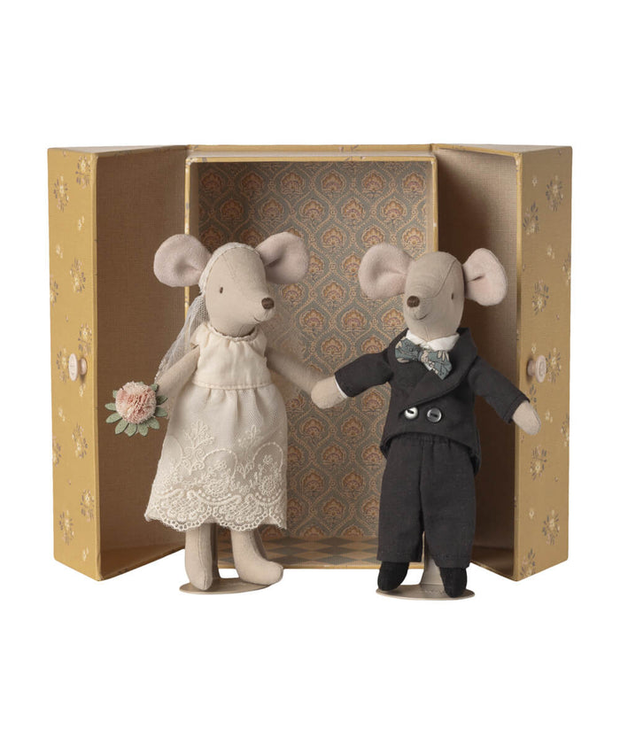 Couple de Souris Mariés dans leur Coffret