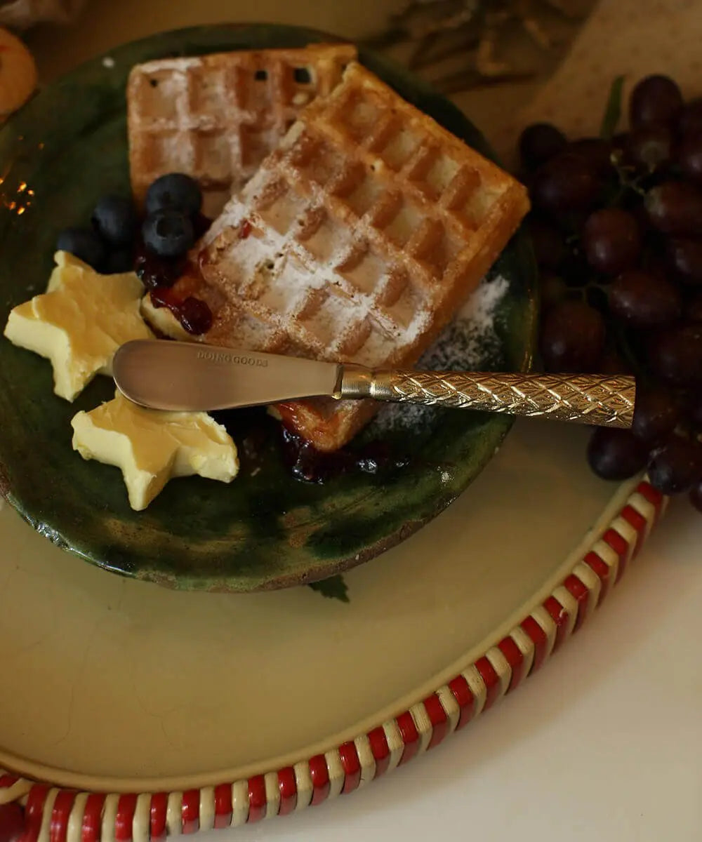 Couteau à Beurre Chameli Doing Goods en situation