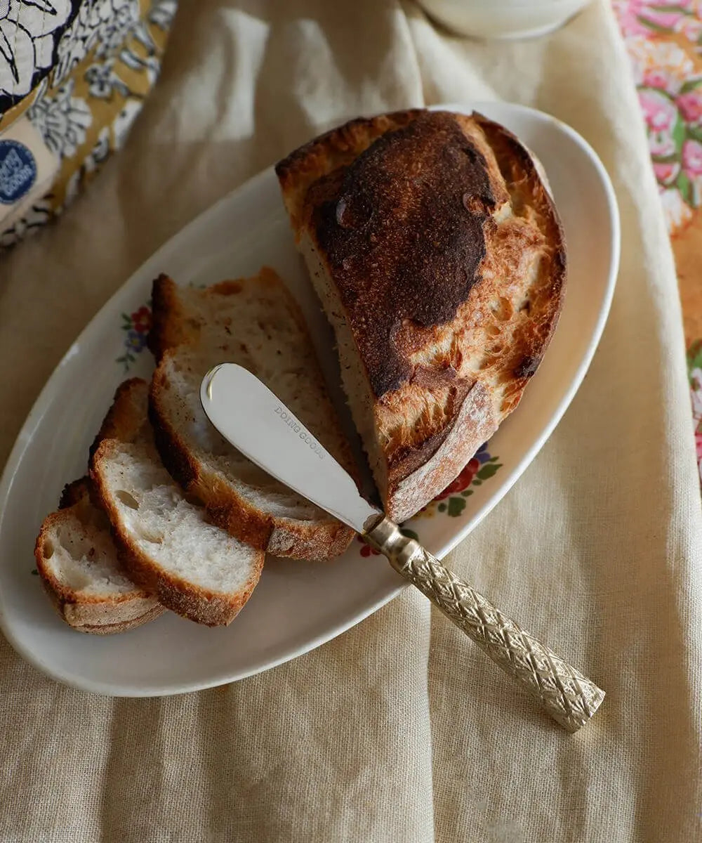 Couteau à Beurre Chameli de la marque Doing Goods en situation