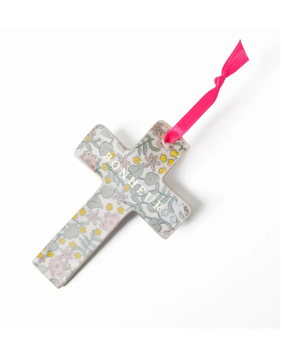 Croix en porcelaine Bonheur motif fleuri Lily de la marque Baubels