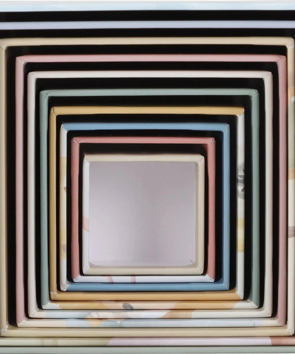 Vue des cubes Safari Friends emboîtés les uns dans les autres